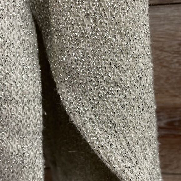 Colleen’s Collectables Sparkly Silver Metallic Vintage Sweater, Size Small - Picture 5 of 9